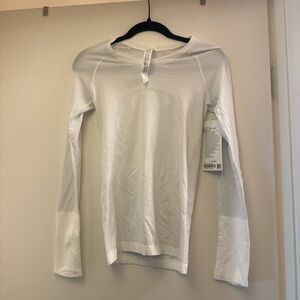 Lululemon Swiftly Tech Long-Sleeve Shirt 2.0 never worn